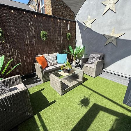 The Duplex Margate With Deck & Living Space Air Conditioning エクステリア 写真