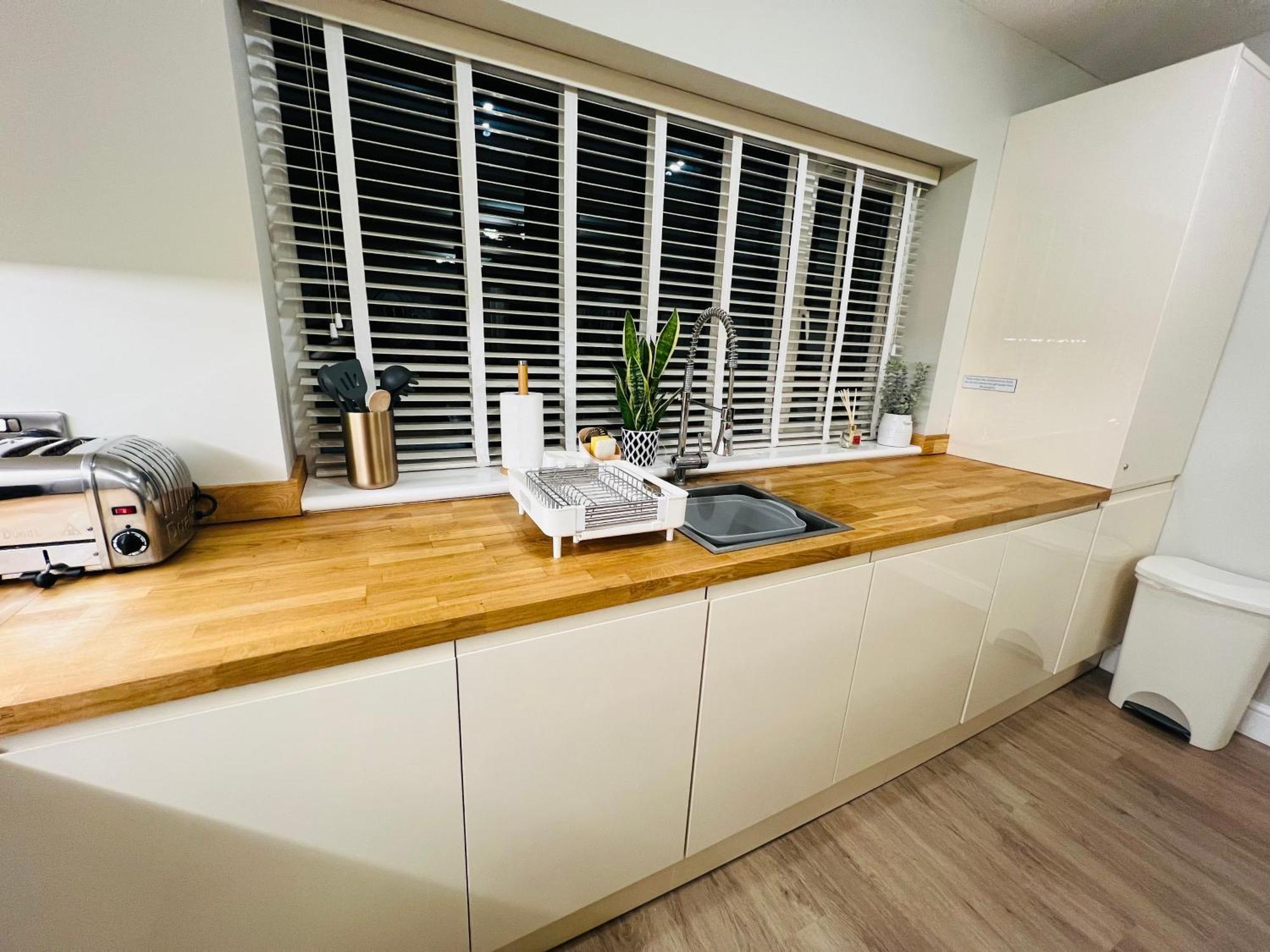 The Duplex Margate With Deck & Living Space Air Conditioning エクステリア 写真