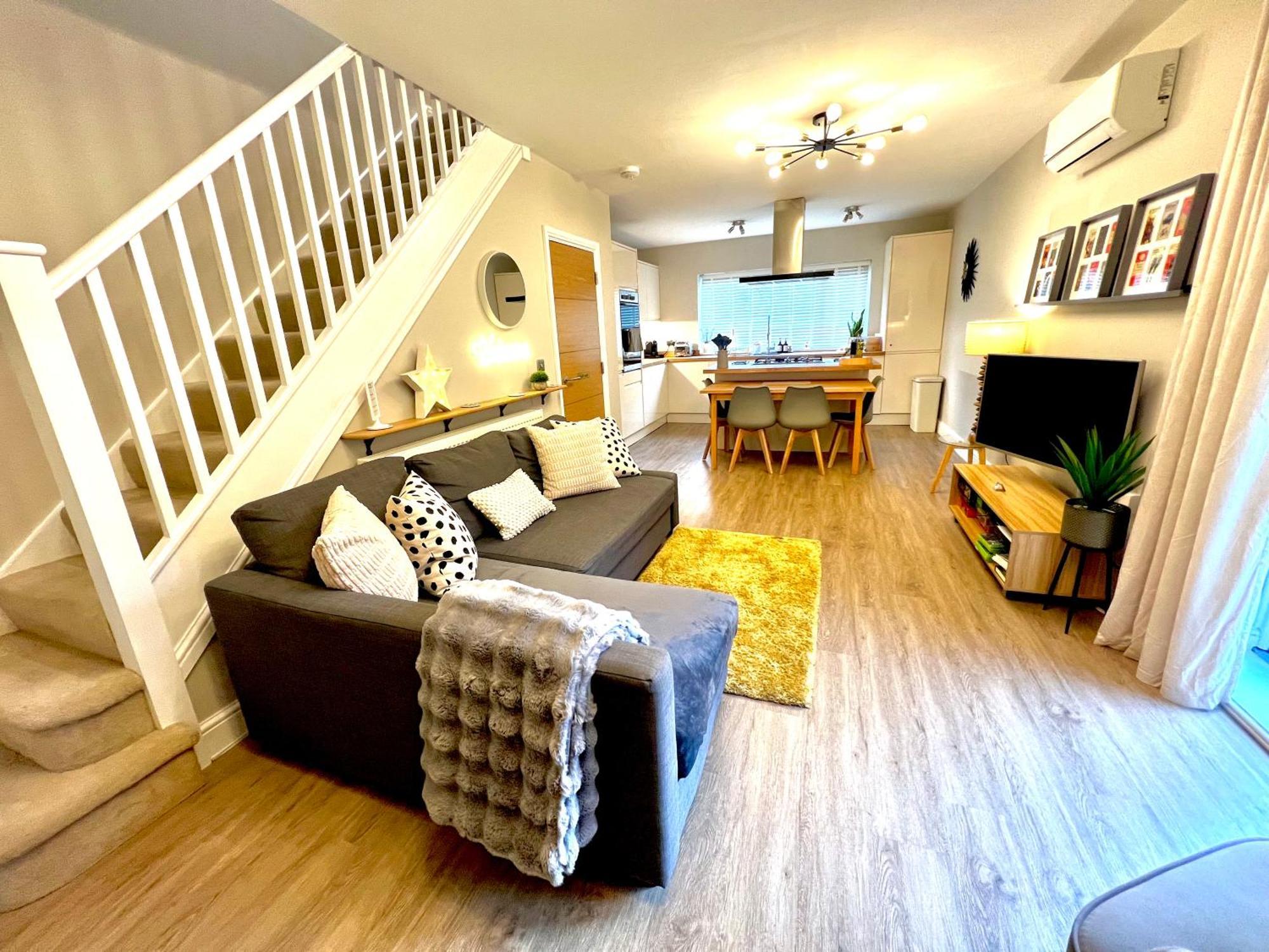 The Duplex Margate With Deck & Living Space Air Conditioning エクステリア 写真