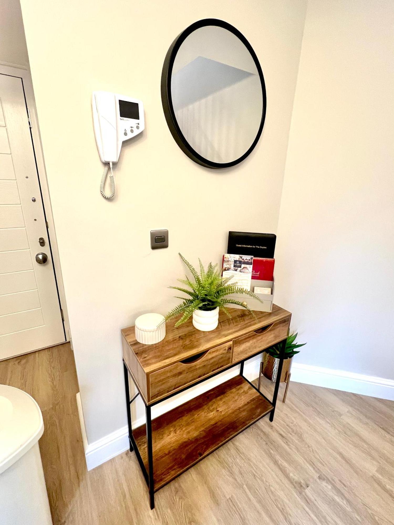 The Duplex Margate With Deck & Living Space Air Conditioning エクステリア 写真
