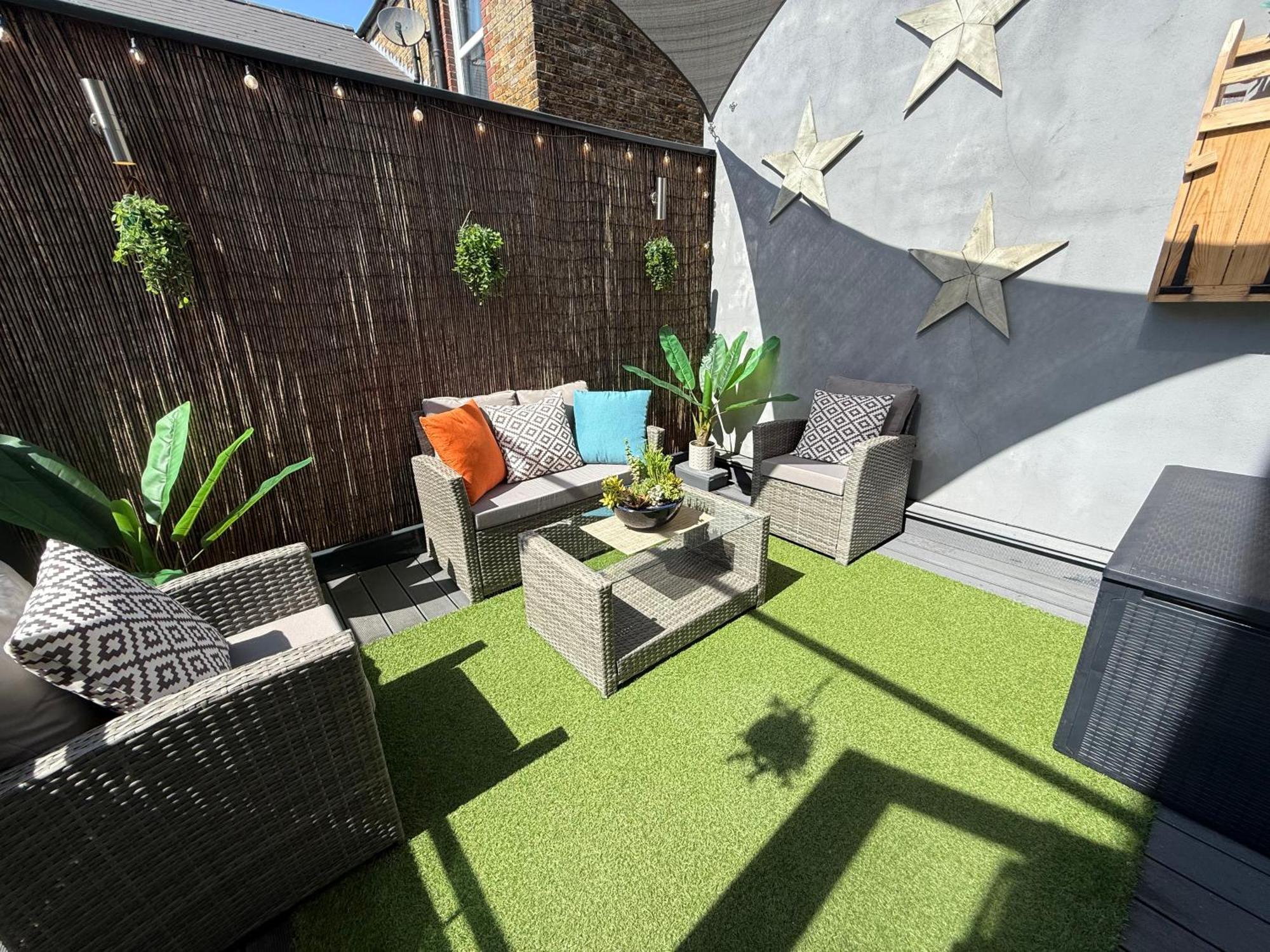 The Duplex Margate With Deck & Living Space Air Conditioning エクステリア 写真
